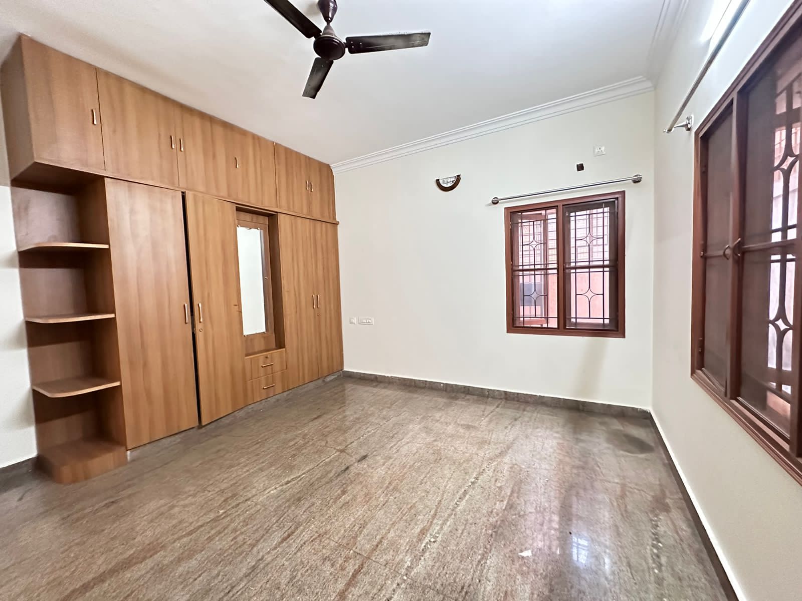 2 BHK Builder Floor for Lease Only at FC47 - 12 Lakhs in Egmore
