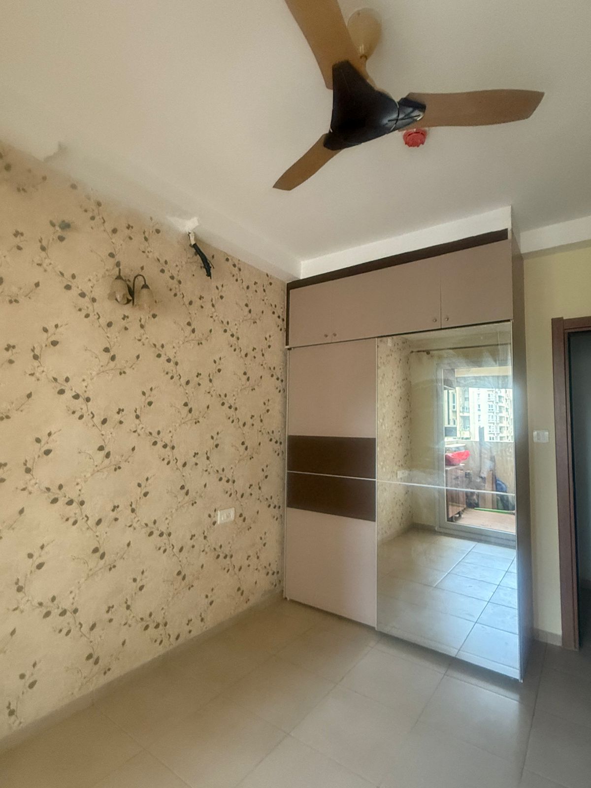 2 BHK Builder Floor for Lease Only at FC50 - 12 Lakhs in Thiruvanmiyur