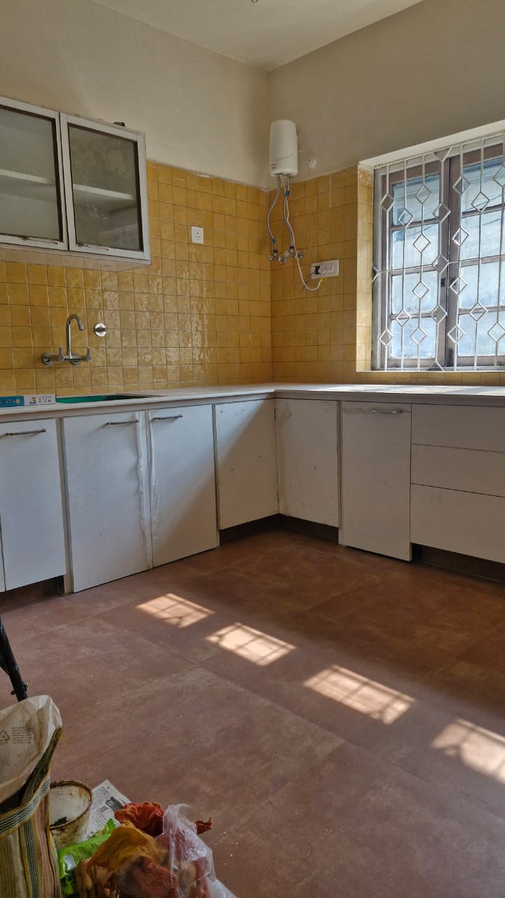 4 BHK Residential Apartment for Rent Only in Alipore
