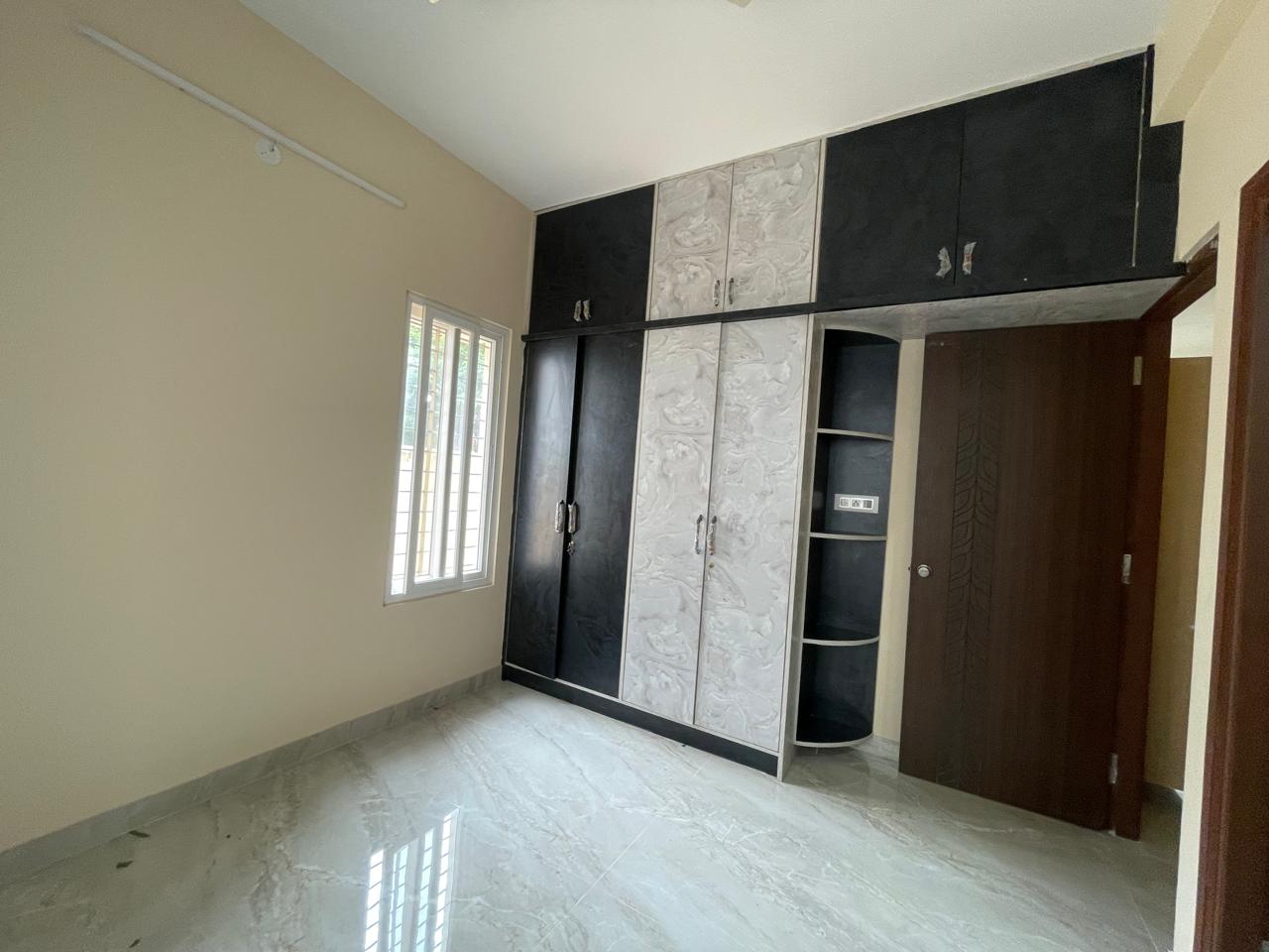 3 BHK Builder Floor for Lease Only at FC60 - 16 Lakhs in Pazhaverkadu