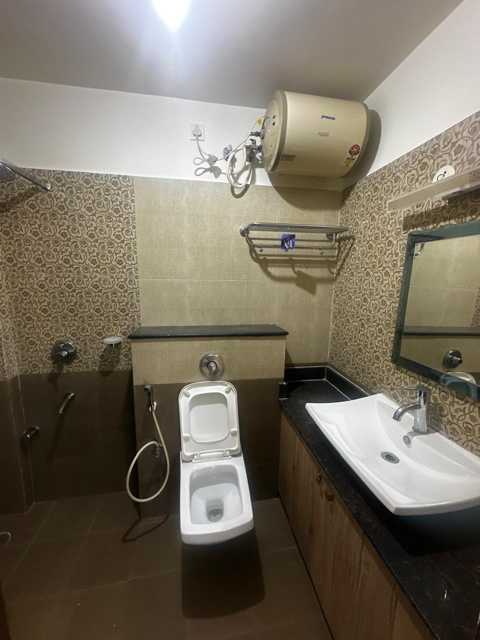 1 BHK Builder Floor for Lease Only at FC61 - 8 Lakhs in Vyasarpadi
