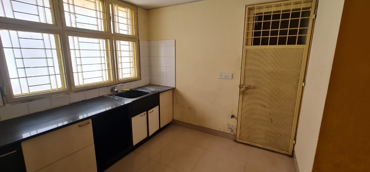 1 BHK Independent House for Lease Only at B115-4Lakhs in Dinnur