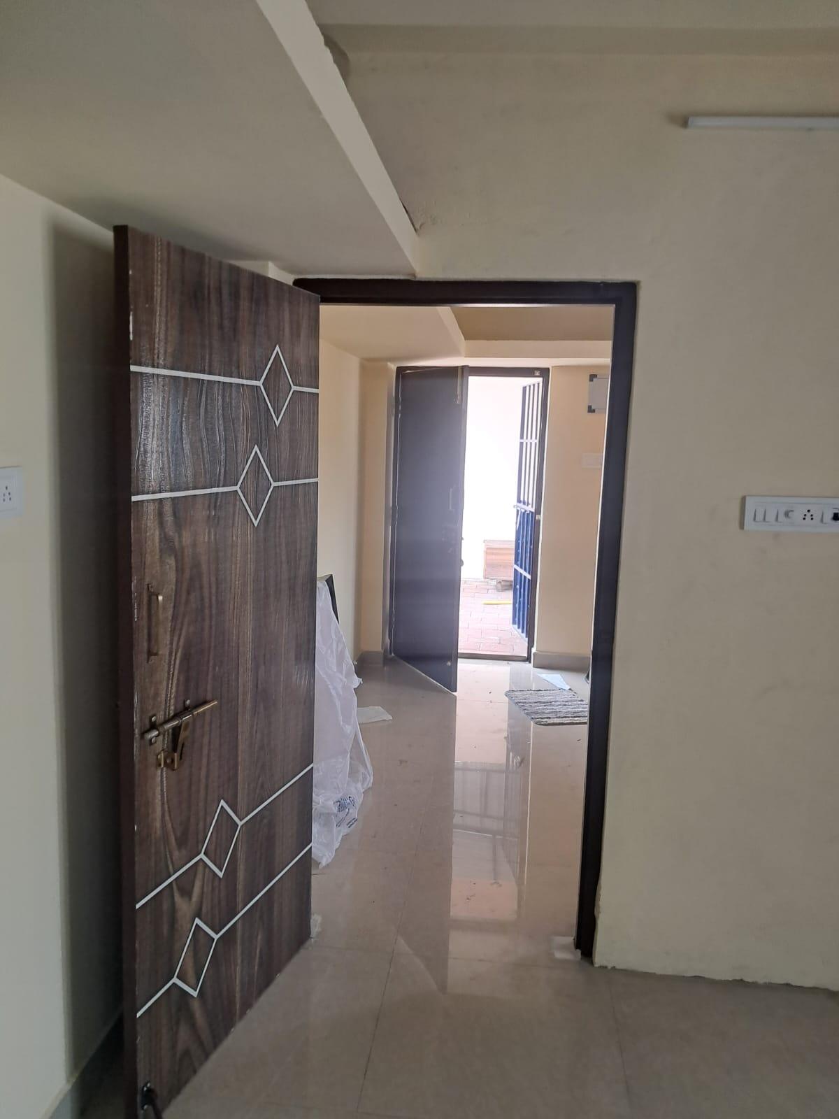 2 BHK Residential Apartment for Rent Only at Damadar Apartment in Kankurgachi