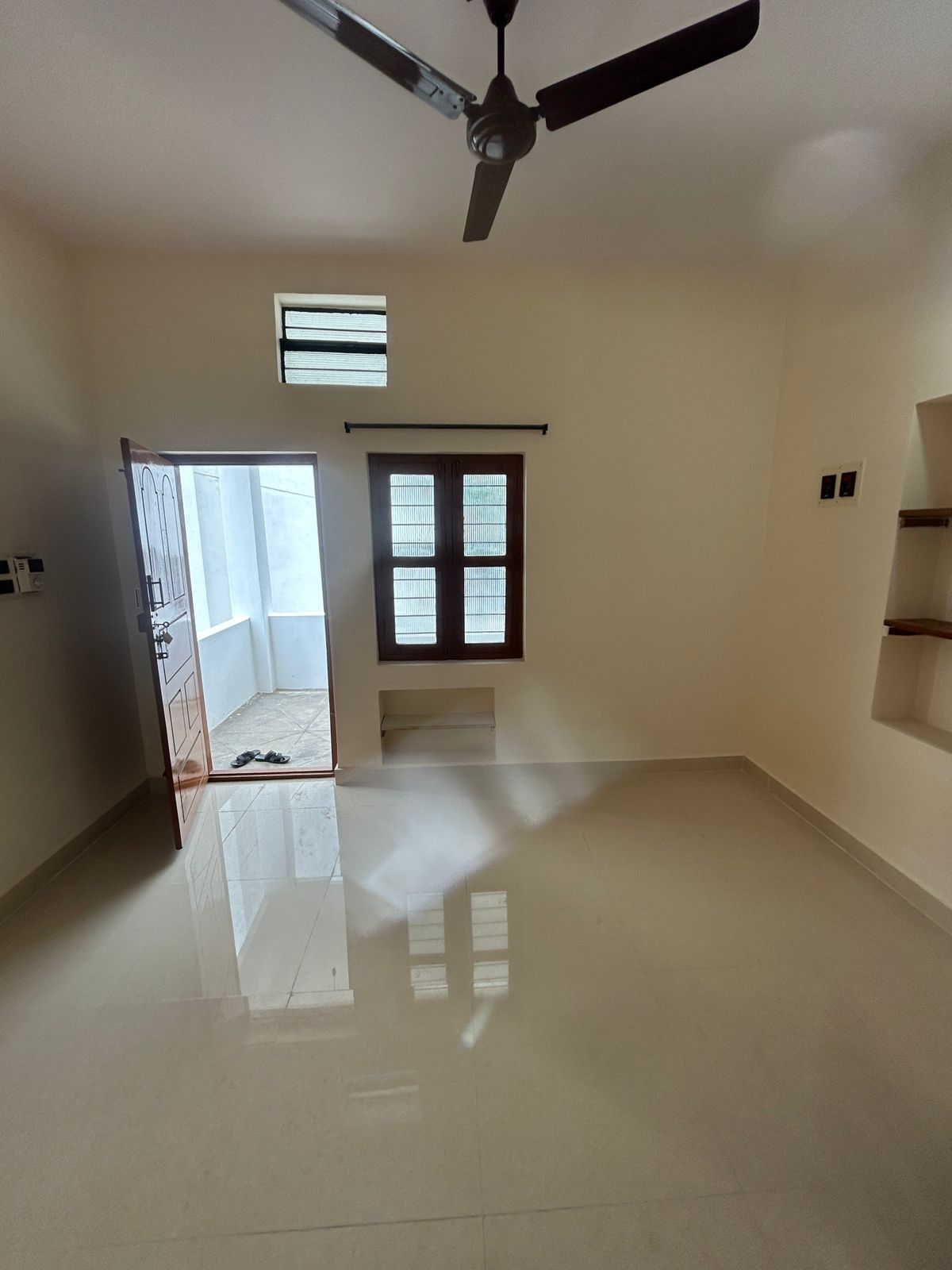 Bhk House For Lease In Indira Nagar Bangalore Semi Furnished Bhk - Main Image