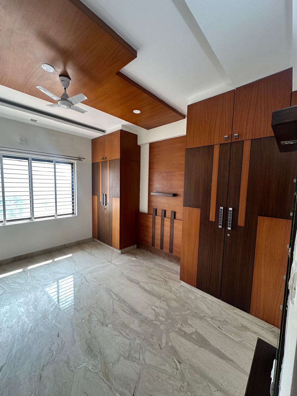 2 BHK Residential Apartment for Lease Only at 10L in Tirumanahalli