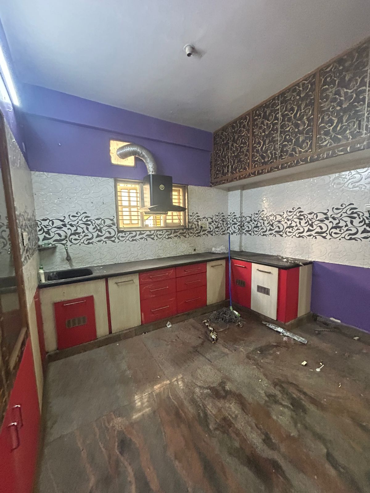 2 BHK Independent House for Lease Only at 10L in Kammanahalli