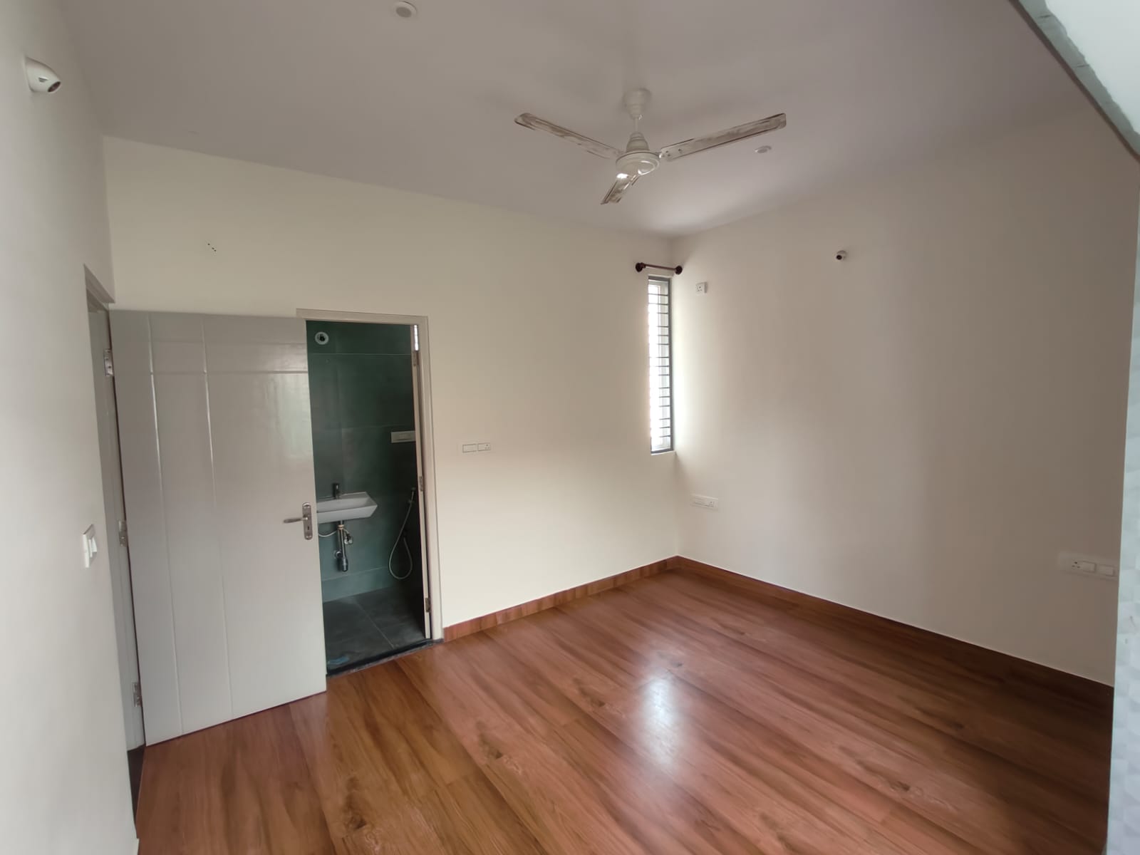 3 BHK Builder Floor for Lease Only at FC75 - 16 Lakhs in Kodungaiyur