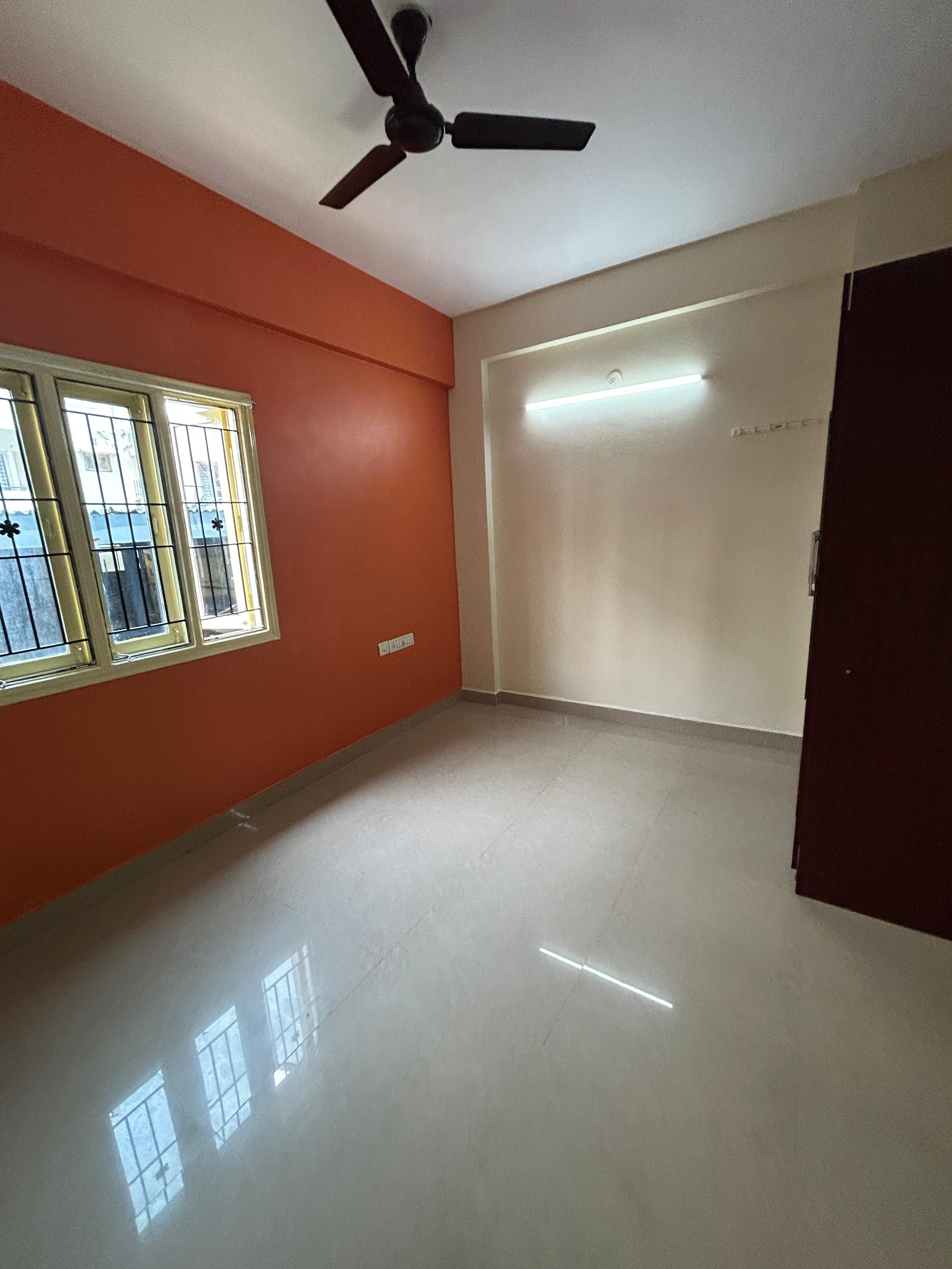 1 BHK Builder Floor for Lease Only at FC76 - 8 Lakhs in Koyambedu