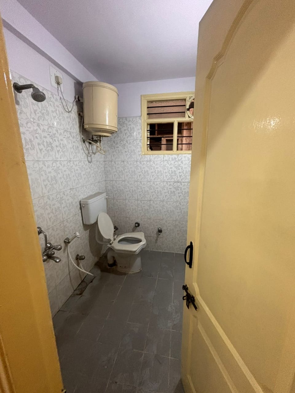 2 BHK Independent House for Lease Only at F177 - 10 Lakhs in NGEF Layout