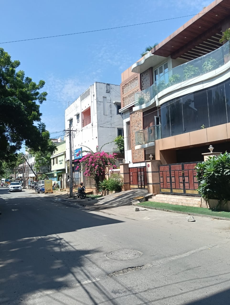 1000 sqft Showroom for Rent Only in Virugambakkam