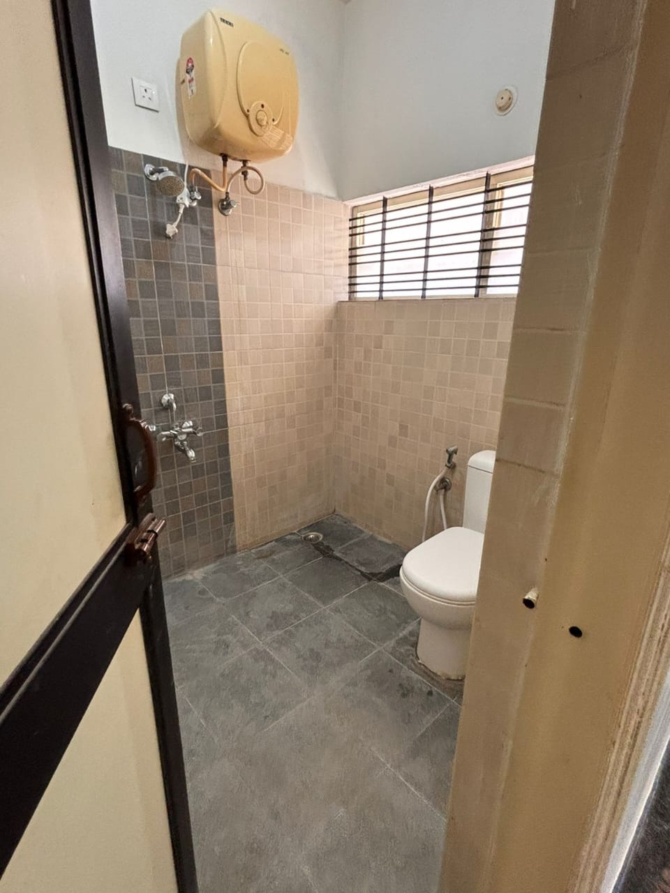 3 BHK Independent House for Lease Only at J427 - 18 Lakhs in Peenya