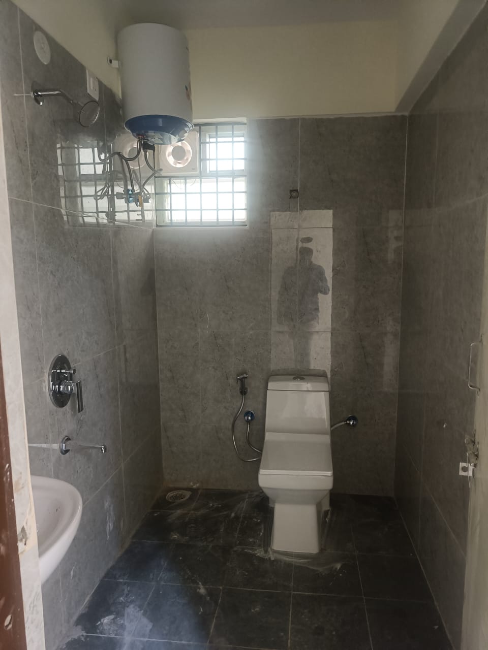 2 BHK Residential Apartment for Lease Only at 10L in New Thippasandra