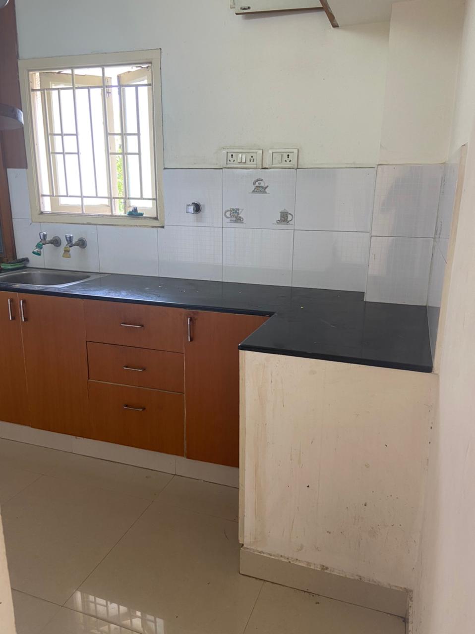 1 BHK Builder Floor for Lease Only at FC92 - 8 Lakhs in Nandanam