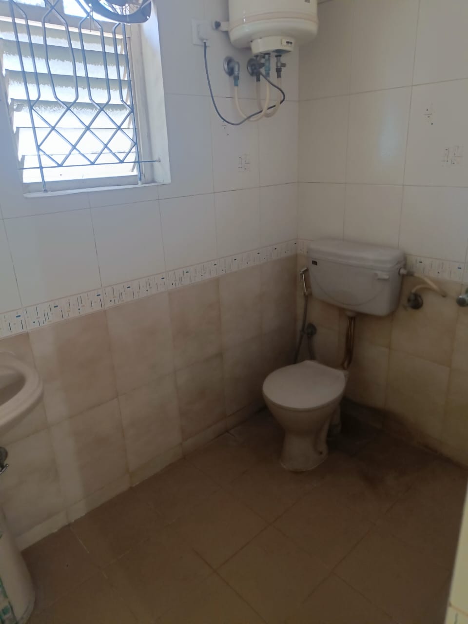 1 BHK Builder Floor for Lease Only at FC98 - 8 Lakhs in Teynampet