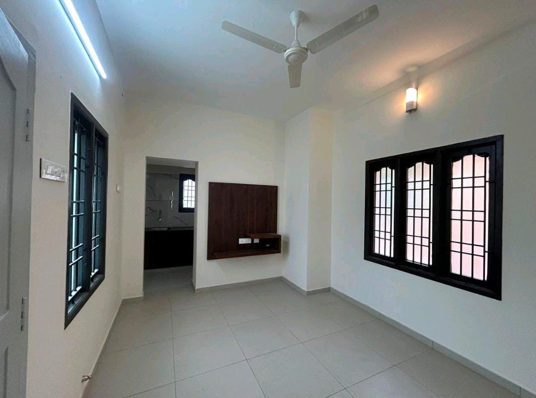 2 BHK Builder Floor for Lease Only at FC111 - 12 Lakhs in Kil Ayanambakkam