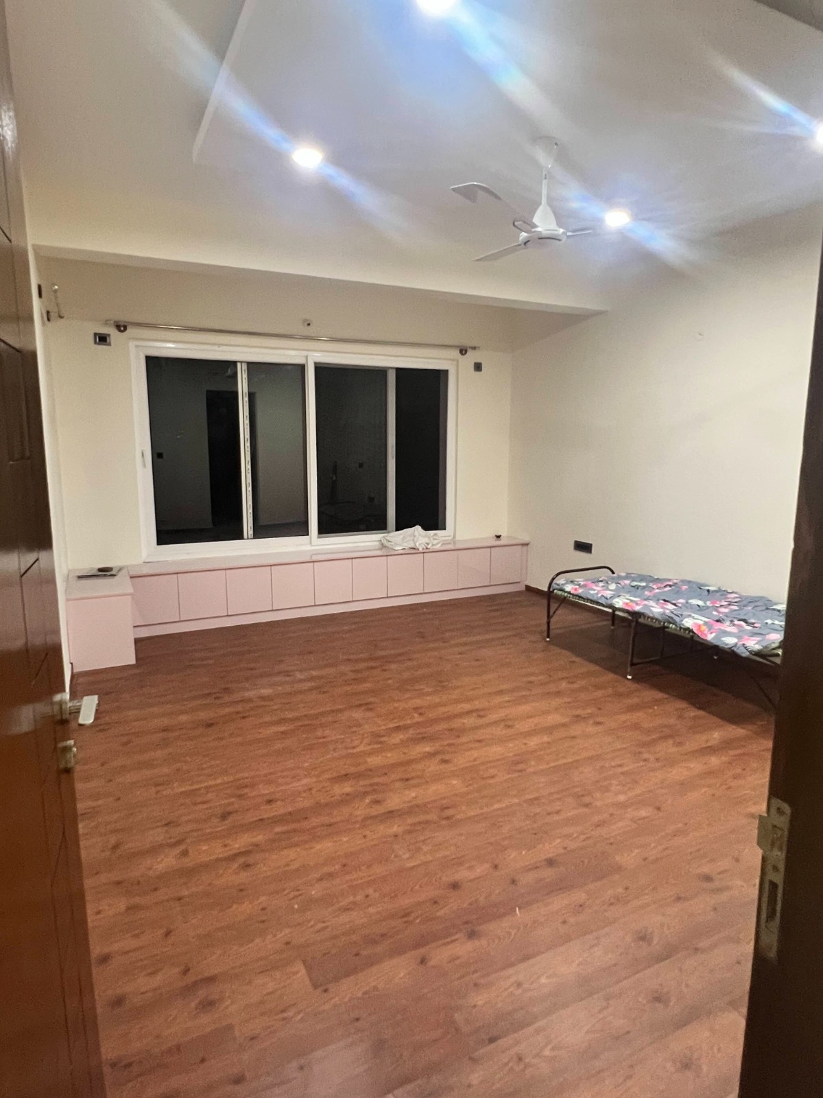 1 BHK Builder Floor for Lease Only at FC122 - 8 Lakhs in Nanganallur
