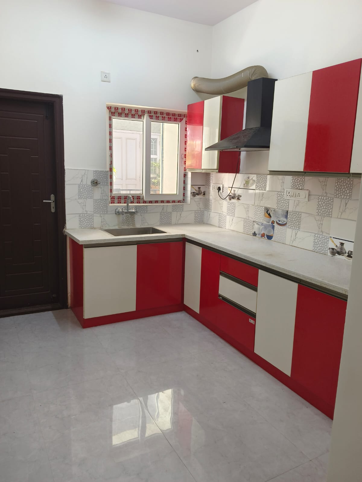 1 BHK Builder Floor for Lease Only at FC125 - 8 Lakhs in Thoraipakkam