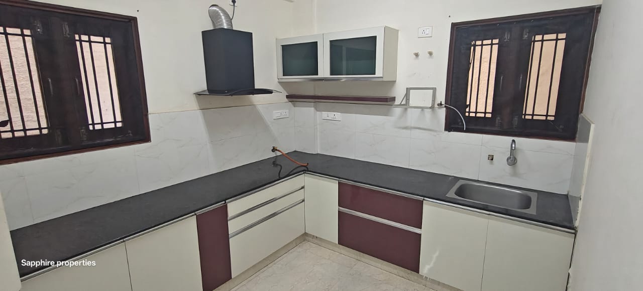 1 BHK Builder Floor for Lease Only at FC128 - 8 Lakhs in Padi