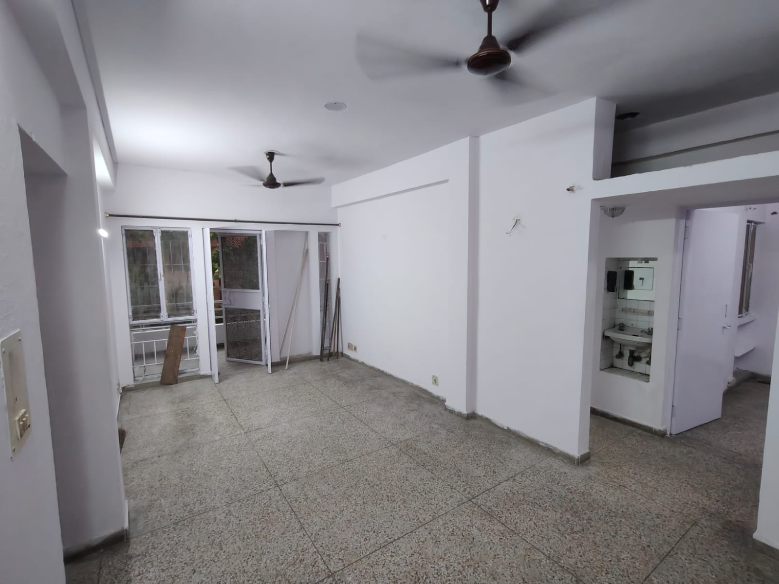 3 BHK Residential Apartment for Rent Only at Kadambari apartment in Pitampura