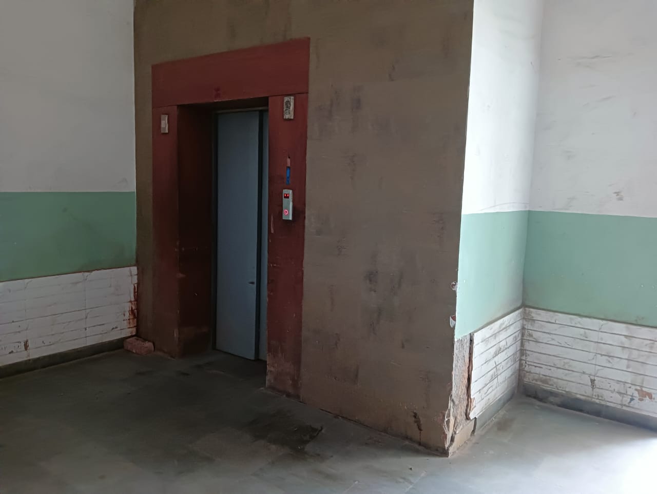 15000 sqft Office Space for Rent Only in Tangra