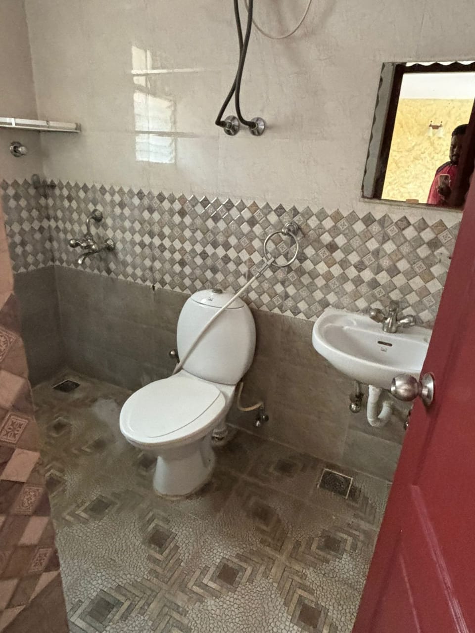 1 BHK Independent House for Lease Only at F293 - 4 Lakhs in Tasker Town