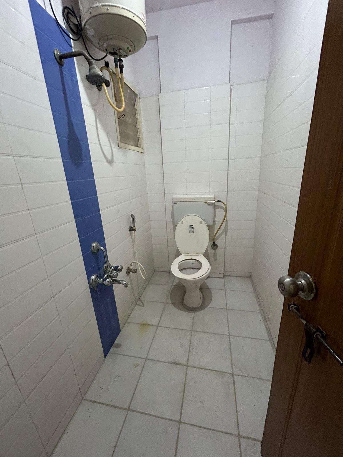1 BHK Residential Apartment for Lease Only at J122 - 6 Lakhs in Frazer Town