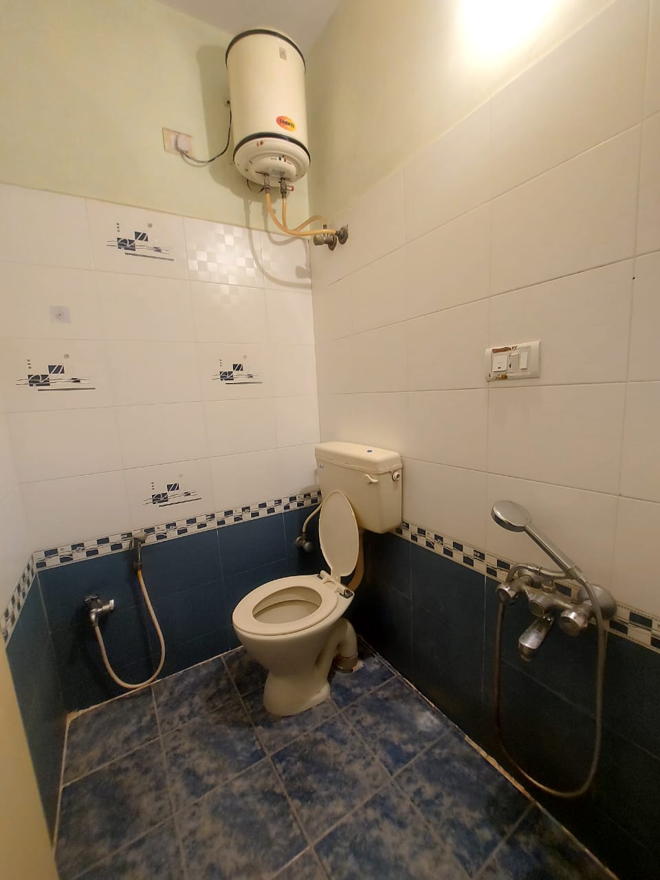2 BHK Independent House for Lease Only at E005 - 13 Lakhs in Koyambedu