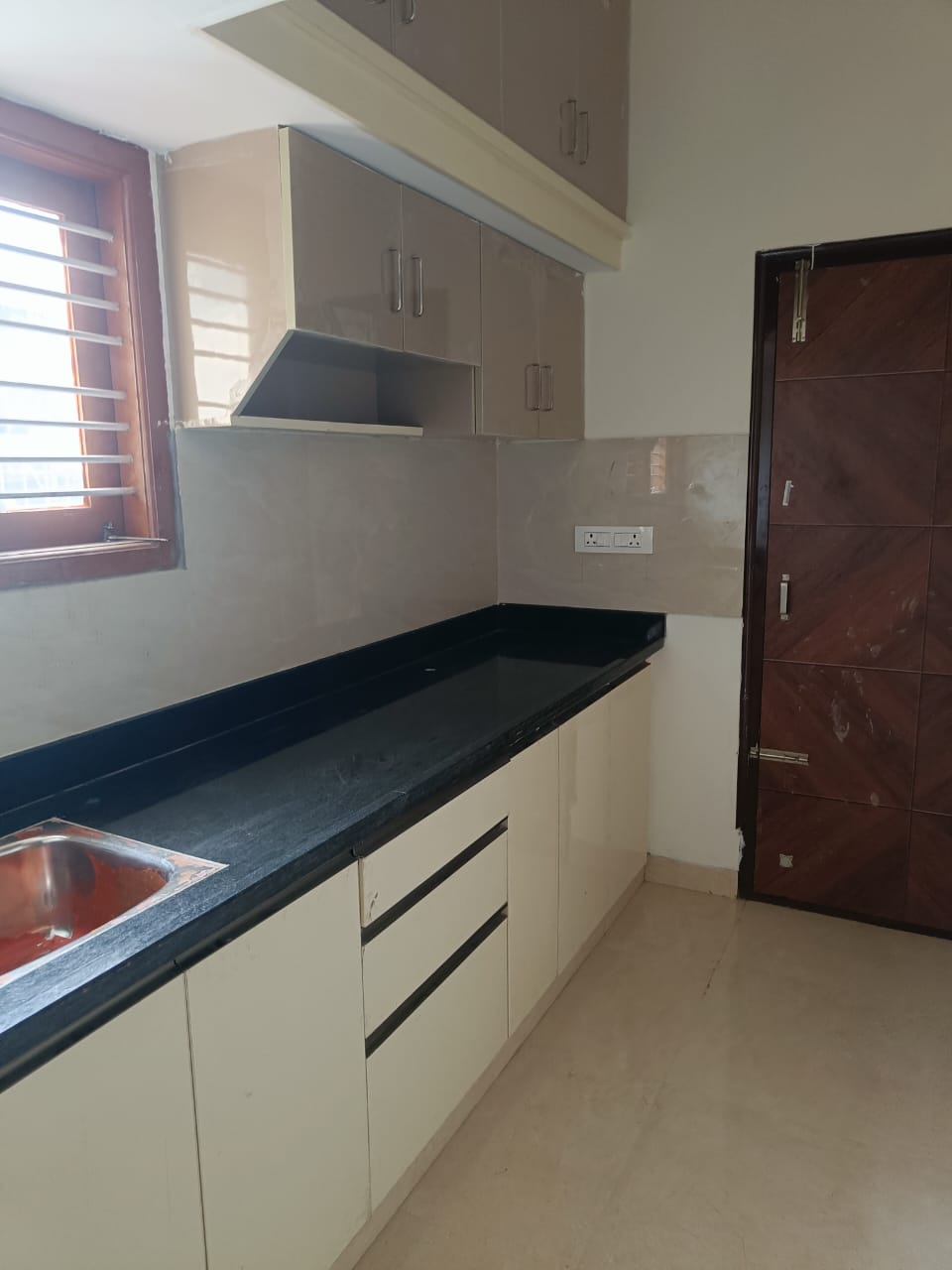 1 BHK Residential Apartment for Lease Only at 4 Lakhs in Kammanahalli