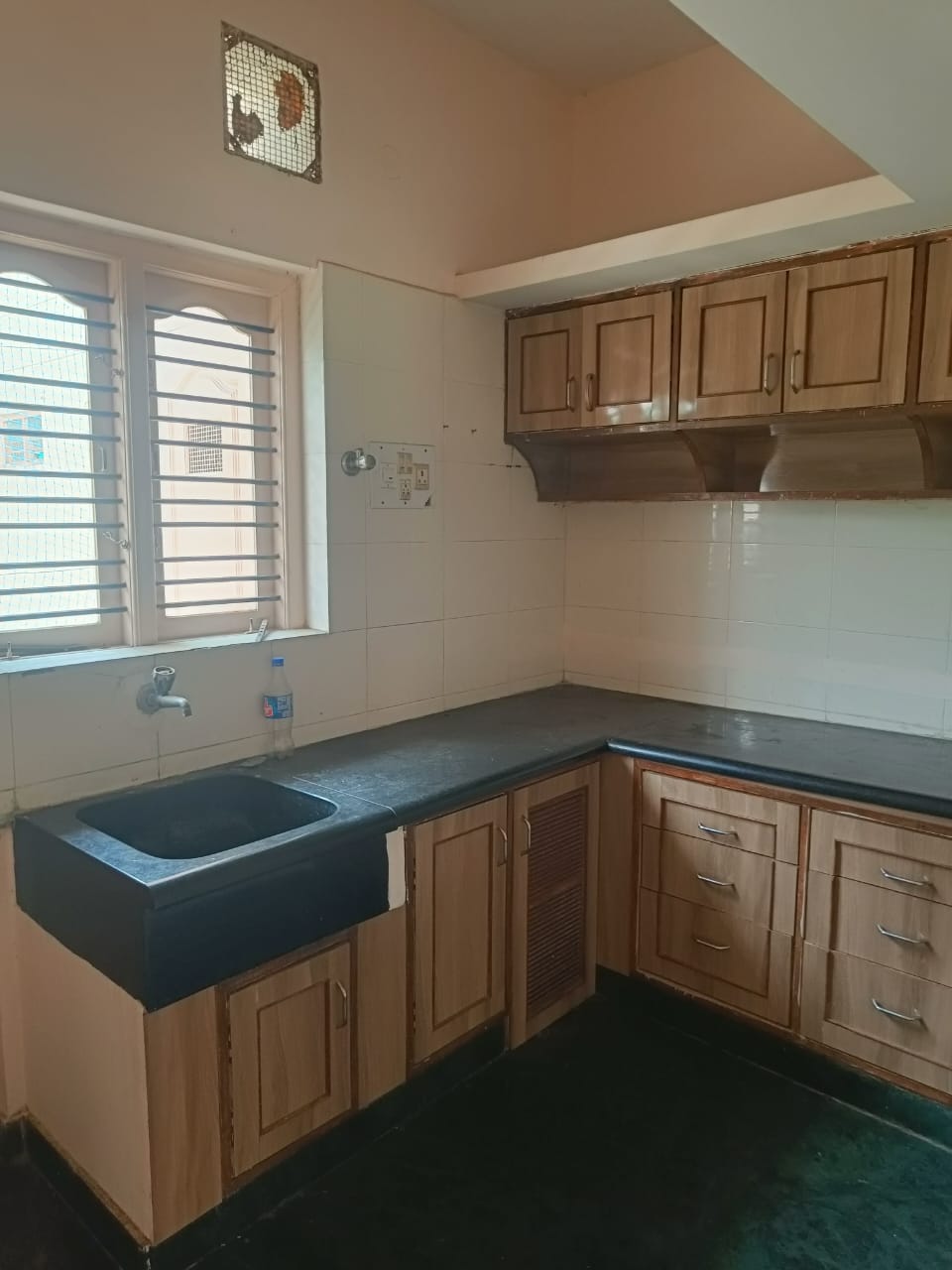 1 BHK Independent House for Lease Only at F353 - 4 Lakhs in Abbigere